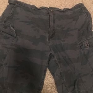 Men’s cargo shorts